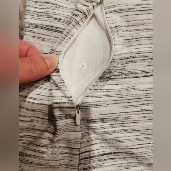 Lululemon runderful long sleeve - Picture 7 of 7